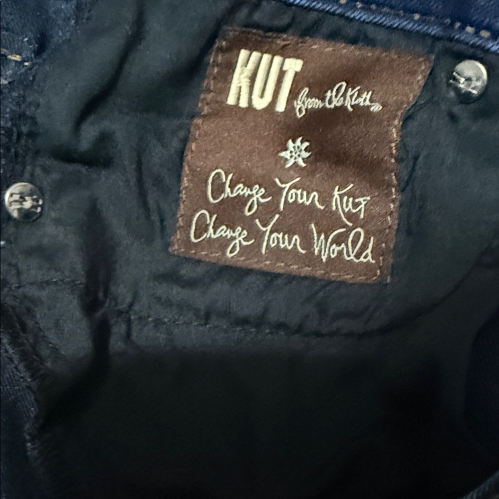 👖 **KUT from the Kloth Women’s Size 6 TLI Cut Jeans – Dark Wash** 👖 - Picture 10 of 13